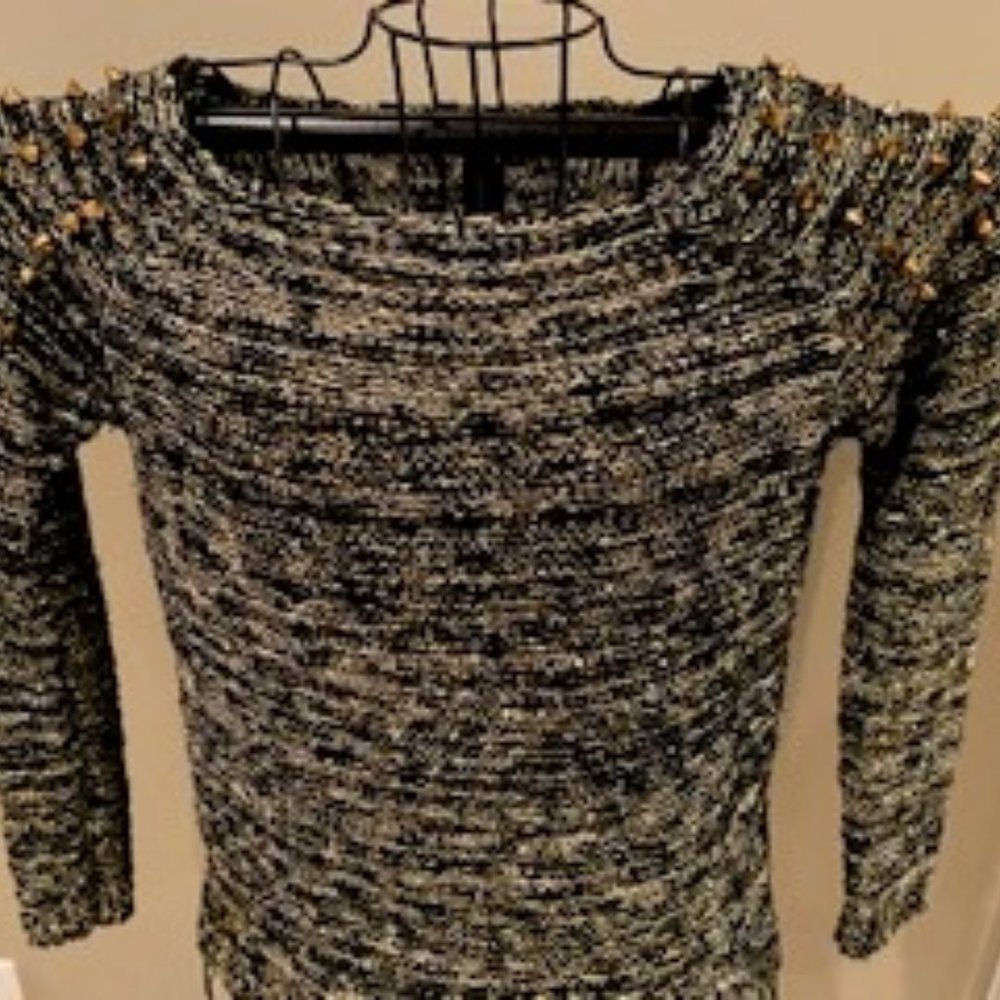 DEX BLACK SPIKE ACCENT SHOULDER SWEATER S/P
